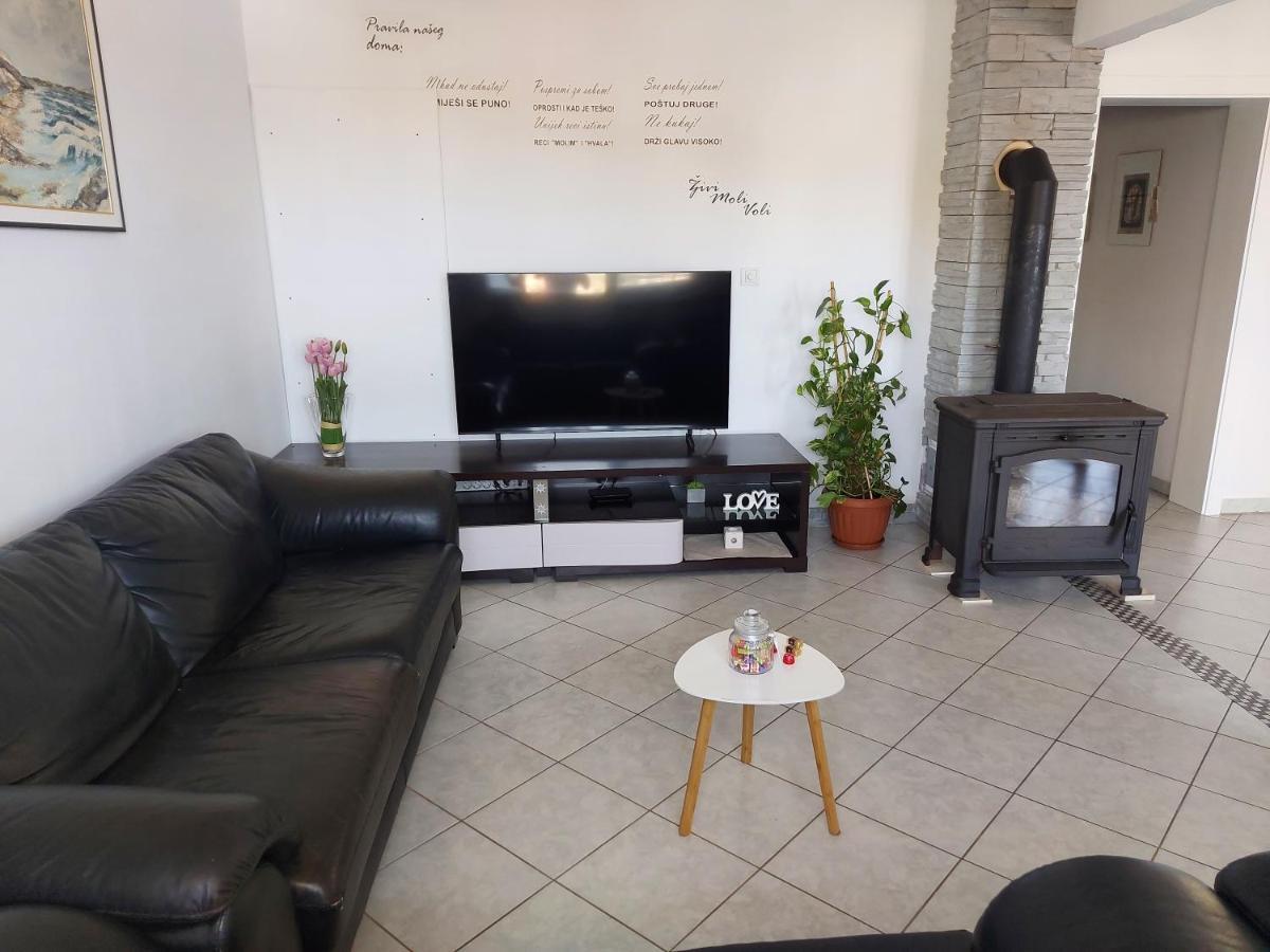 Lara & Vito Apartman Metajna Kültér fotó