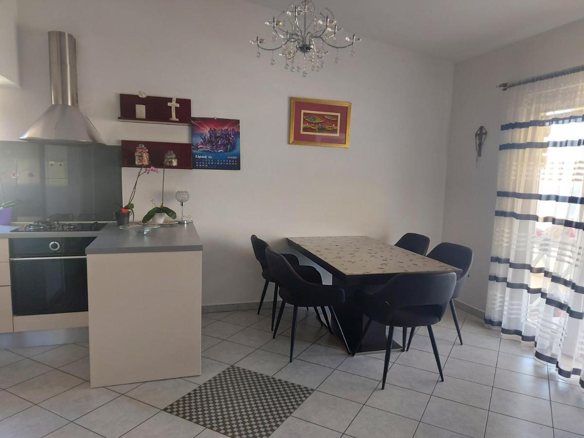 Lara & Vito Apartman Metajna Kültér fotó