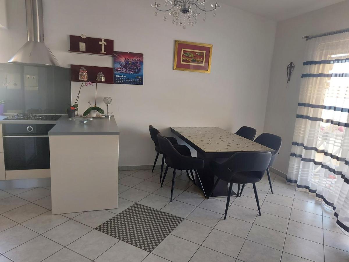 Lara & Vito Apartman Metajna Kültér fotó
