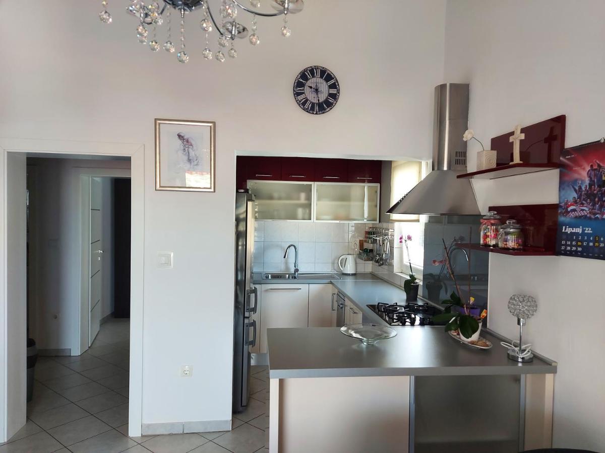 Lara & Vito Apartman Metajna Kültér fotó
