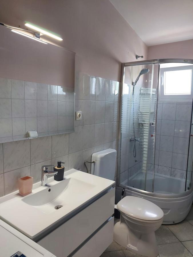 Lara & Vito Apartman Metajna Kültér fotó